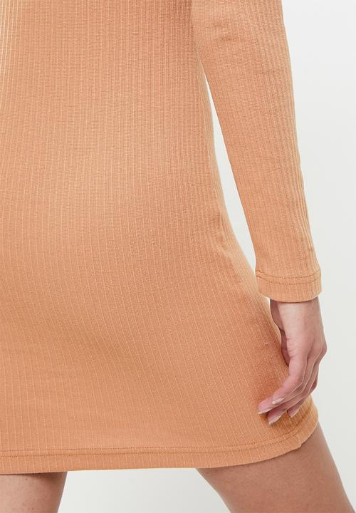 Missguided - Petite contrast collar rib mini dress - camel