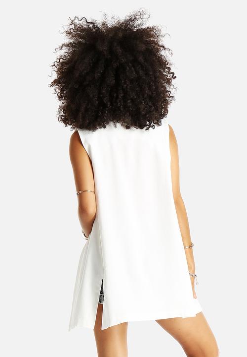 AX Paris - Plain Sleeveless Jacket