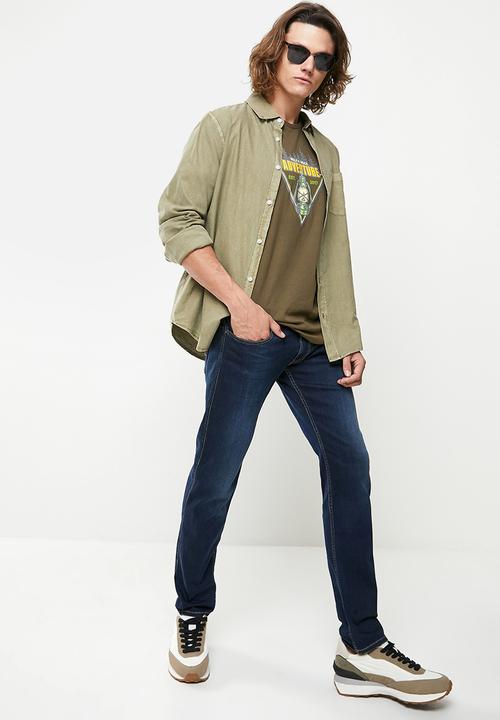 Wolf Rock - Bush light tee - dark army