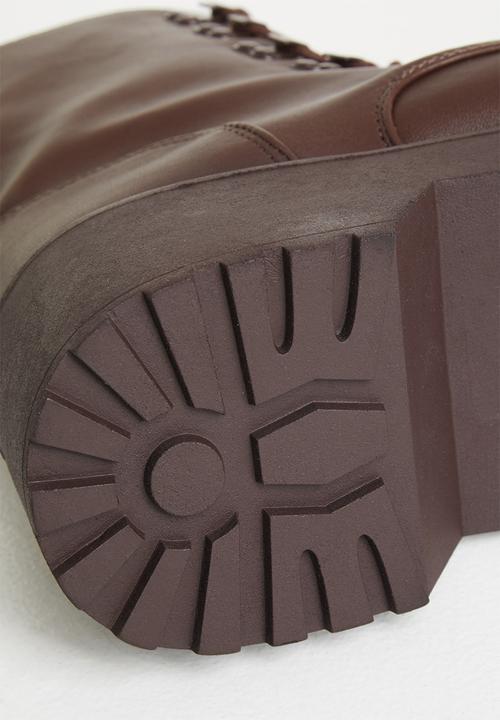 Missguided - Lace up chunky sole boot - chocolate