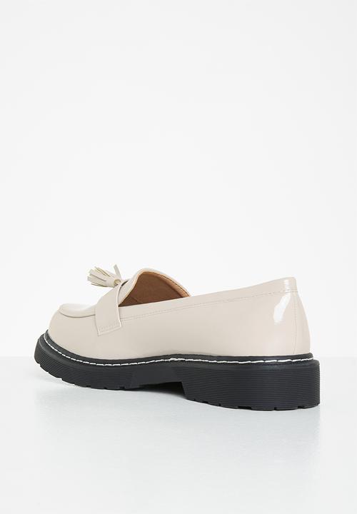 Butterfly Feet - Rali 1 tassel loafer - bone