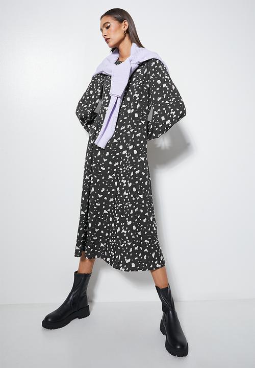 Superbalist - Balloon sleeve fit & flare - dark ground dalmation