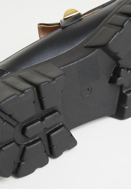 Seduction - Chunky studded loafer - black