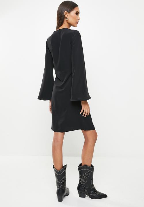 Me&B - Flared sleeve black satin wrap dress - black