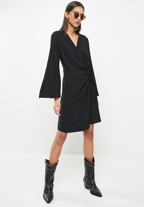 Me&B - Flared sleeve black satin wrap dress - black