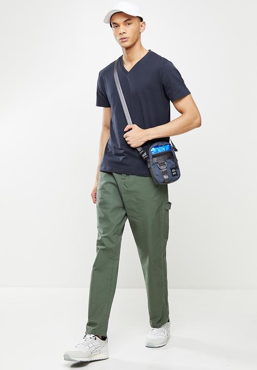 Giordano - Slim fit v-neck short sleeve tee - signature navy