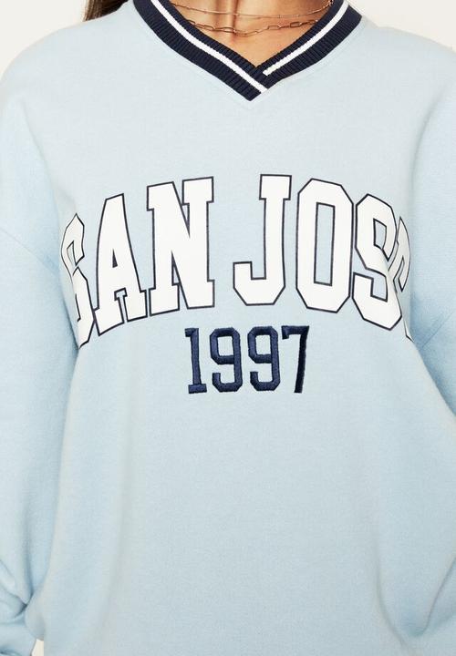 Supré  - Stevie v neck oversized jumper - cloud blue & san jose