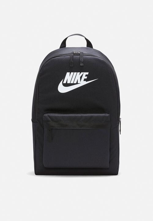 nike black heritage backpack