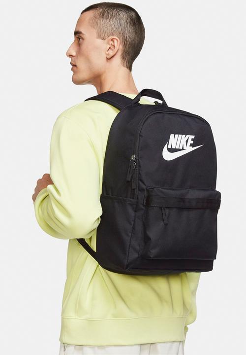 Nike - Nike Heritage Backpack 25L - Black/Black/White