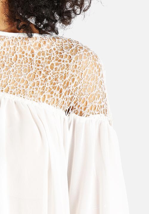AX Paris - Circle Lace Crop