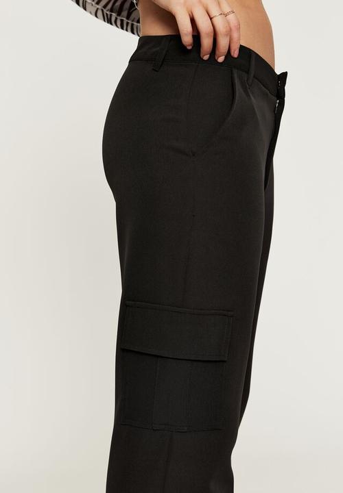 Supré  - Phoebe low rise slim cargo pant - black