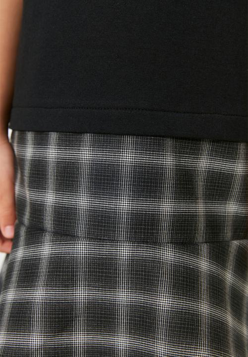 Trendyol - Plaid frill dress - black