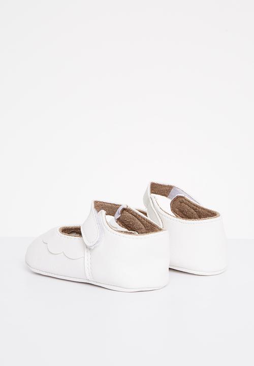 Pop Candy - Baby girls pump with strap - white