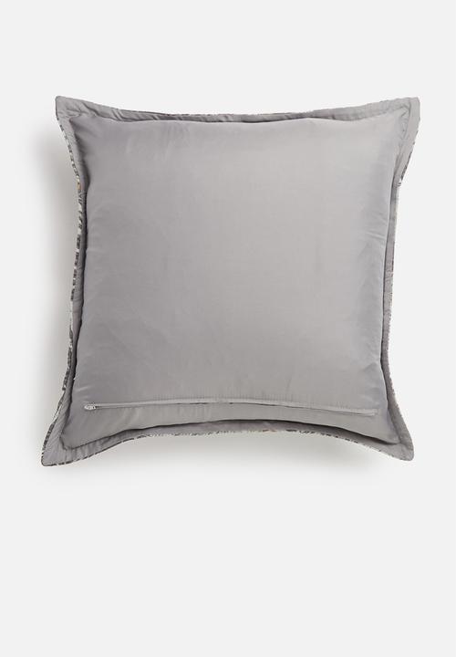 Grey Gardens - Wessels cushion cover - grey