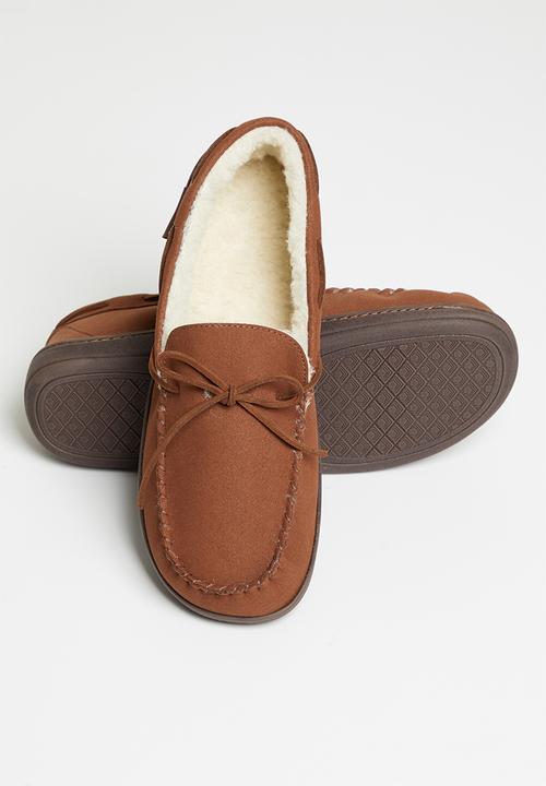 Hush Puppies - Ben mock suede slipper - brown