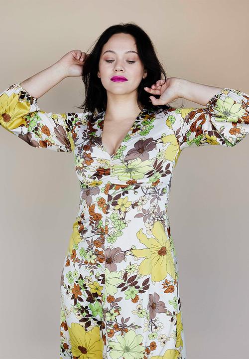 Me&B - Plus ruched front empire bellow sleeve dress - multi