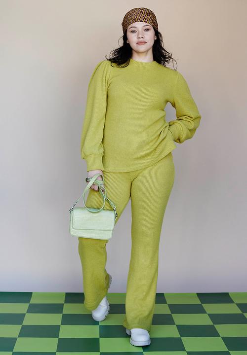 Me&B - Plus cuff bellow sleeve top - green