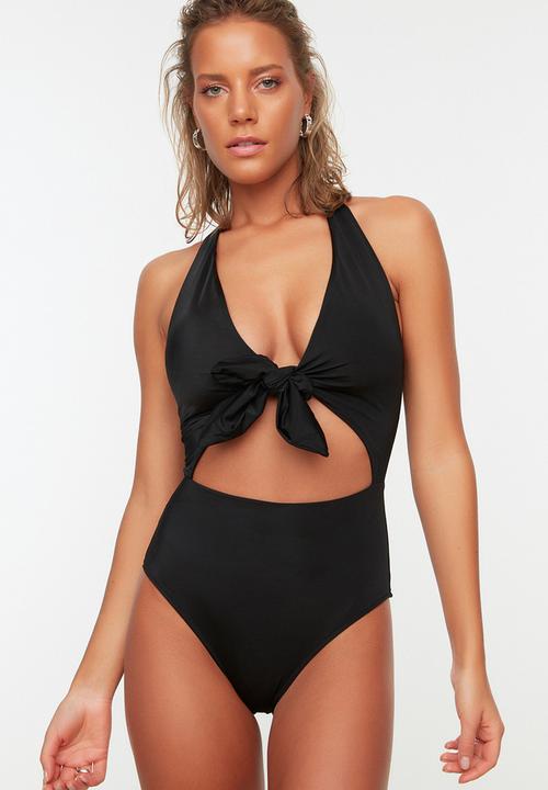 Trendyol - Cut out detailed swimsuit - black