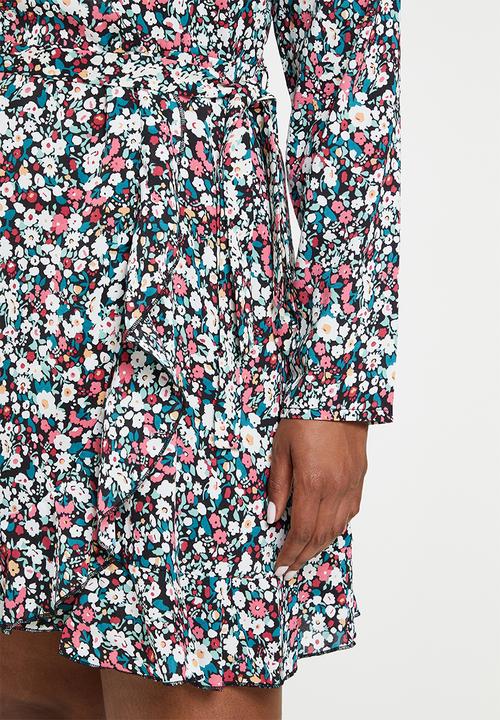 Missguided - Plus floral ruffle hem wrap tiered dress - multi