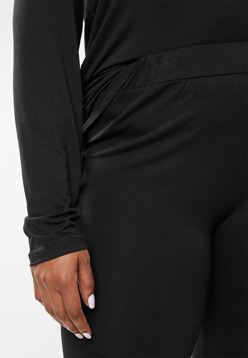 Cotton On - Curve sleep recovery flare pant - black