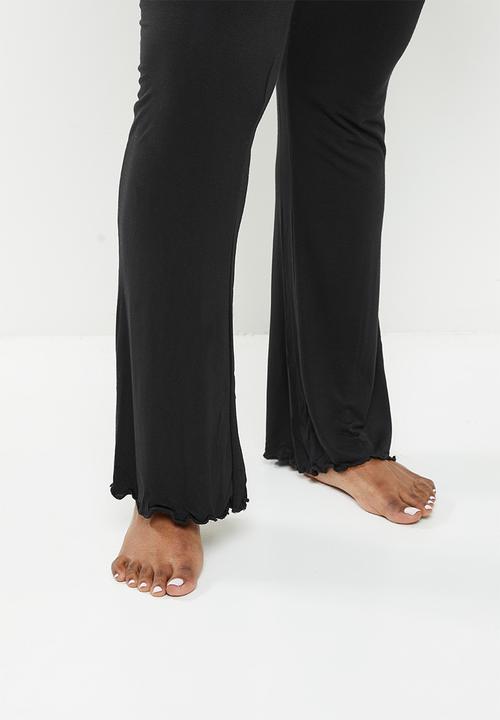 Cotton On - Curve sleep recovery flare pant - black