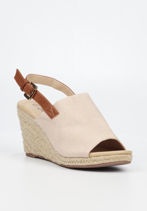 Butterfly Feet - Drayco 3 wedge heel - beige