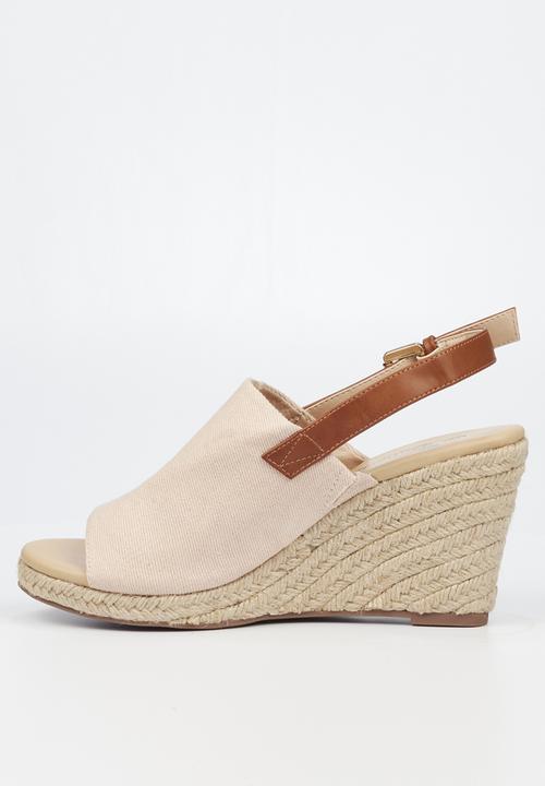Butterfly Feet - Drayco 3 wedge heel - beige