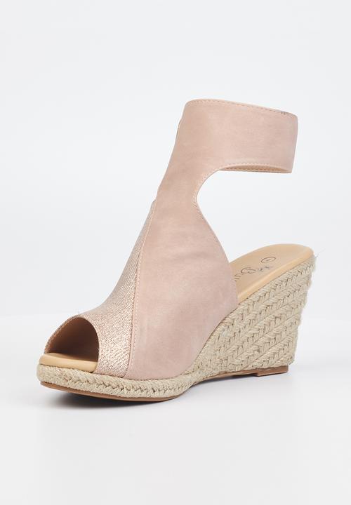 Butterfly Feet - Drayco 5 wedge heel - pink