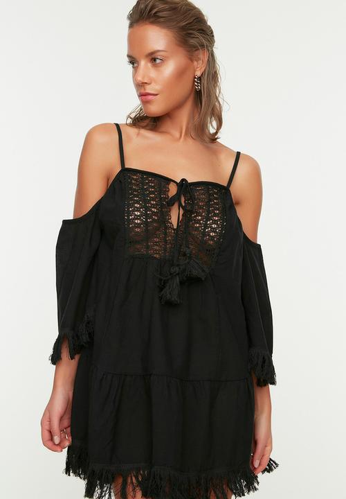 Trendyol - Carmen collar fringe embroidered beach dress - black