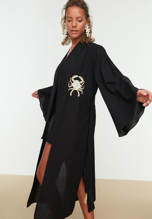 Trendyol - Embroidery detailed kimono kaftan - black