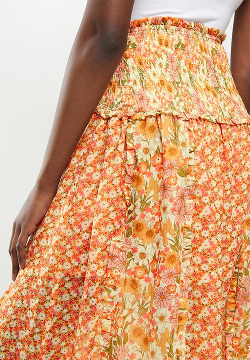 Glamorous - Vintage floral print shirred waist maxi skirt coord - orange