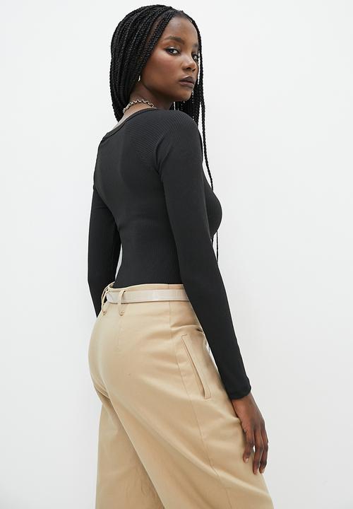 Superbalist - V-neck ruched bodysuit - black