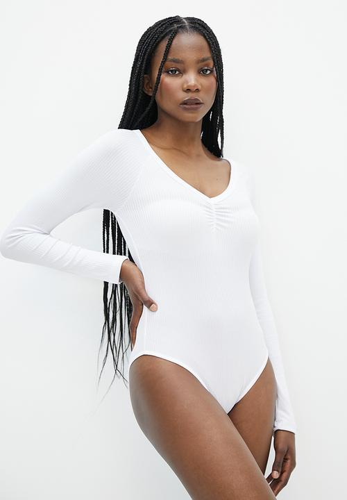 Superbalist - V-neck ruched bodysuit - white