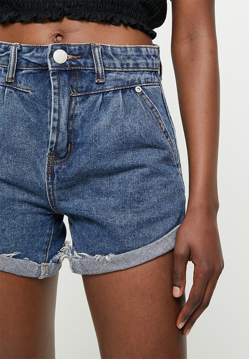 Glamorous - Mid wash denim shorts with turnup hem