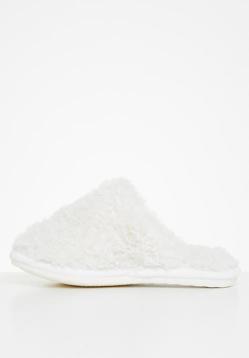 dailyfriday - Close toe fluffy slipper - light beige