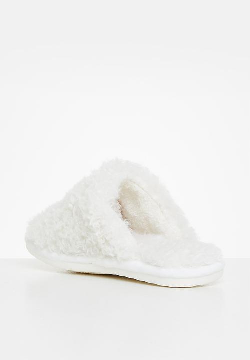 dailyfriday - Close toe fluffy slipper - light beige