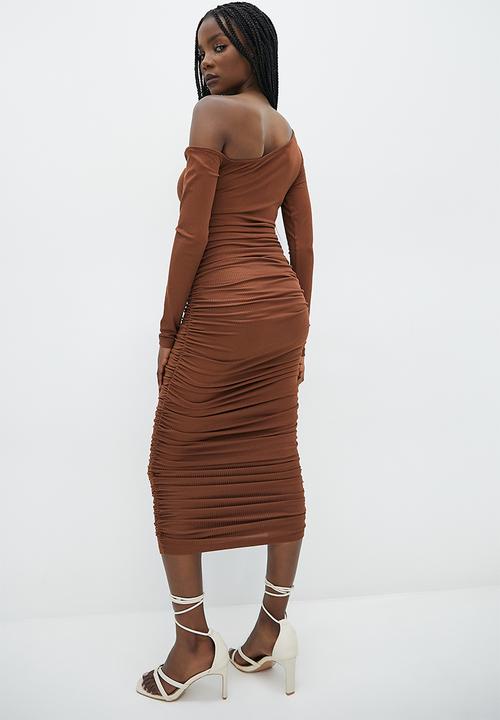 VELVET - Off shoulder midi ruching dress - cappaccino