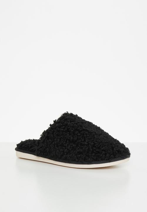 dailyfriday - Close toe fluffy slipper - black