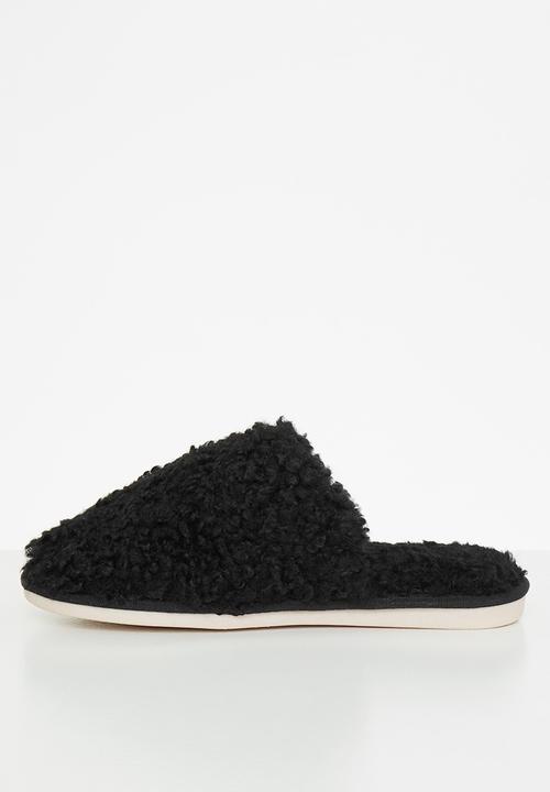 dailyfriday - Close toe fluffy slipper - black