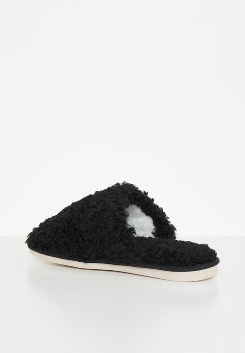 dailyfriday - Close toe fluffy slipper - black