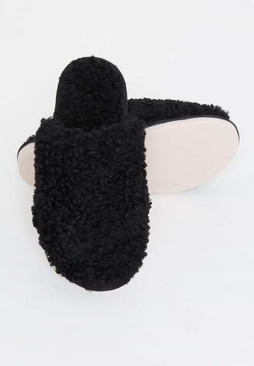 dailyfriday - Close toe fluffy slipper - black
