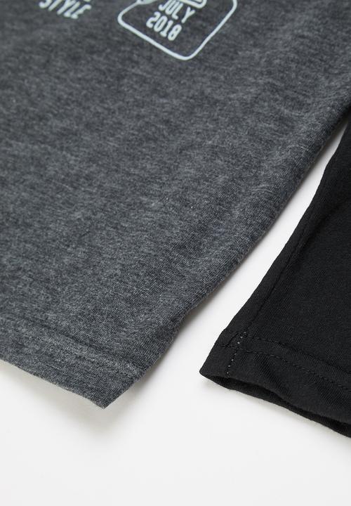 Rebel Republic - Raglan graphic tee - charcoal & black