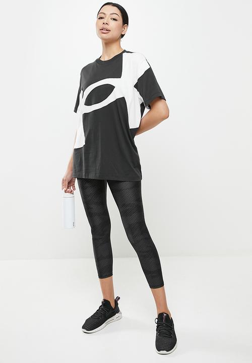 Under Armour - Live graphic pre fall sort - black & white