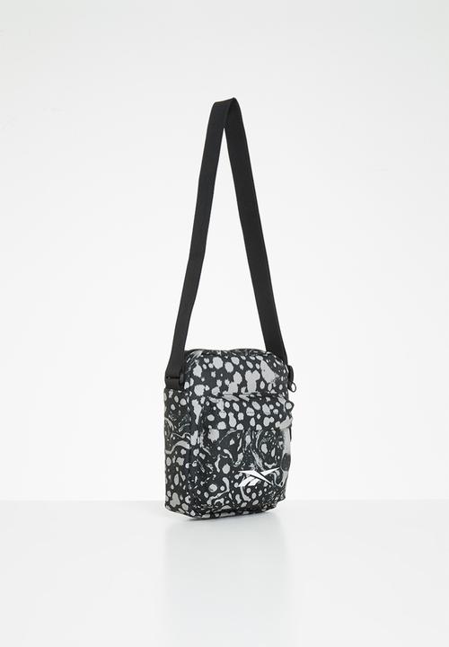 Reebok - Shoulder bag - black