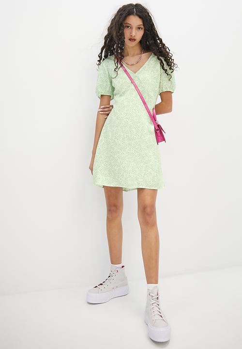 Blake - Fit and flare mini dress - sage ground floral