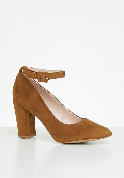 Superbalist - Kate micro-fibre block heel - tan