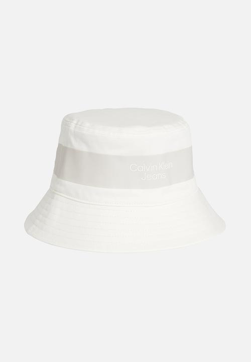 Calvin Klein - Blocking inst logo bucket hat - warm white