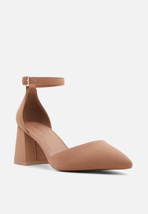 Call It Spring - Daliaa court heel - beige