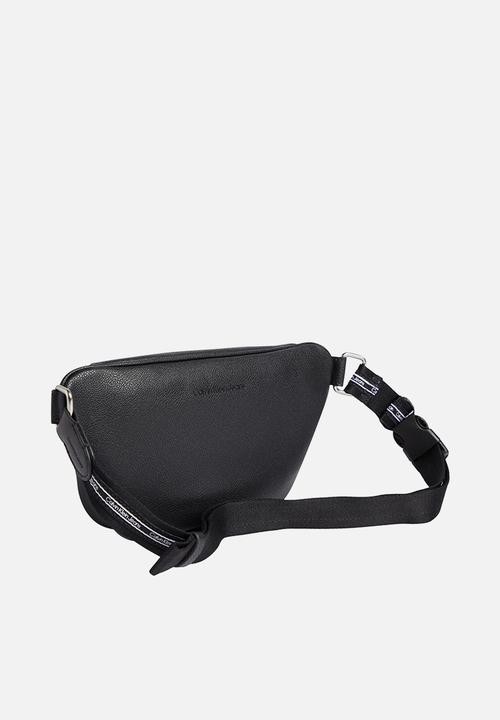 Calvin Klein - Ultralight waistbag - black