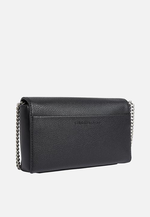 Calvin Klein - Minimal monogram e/w phone xbody - black
